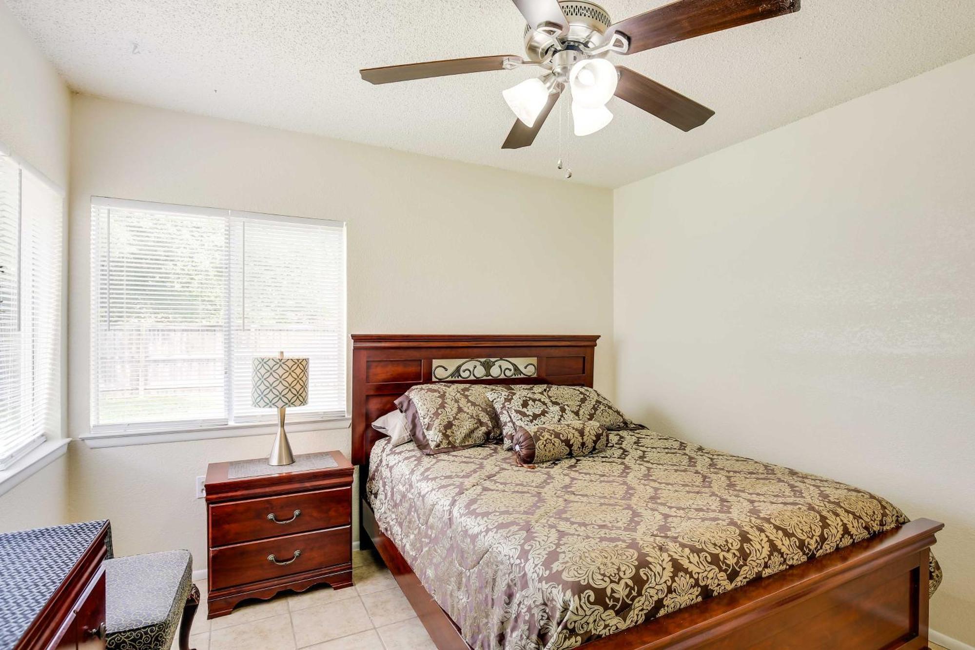 Sunny San Antonio Home With Backyard And Patio! Exteriör bild